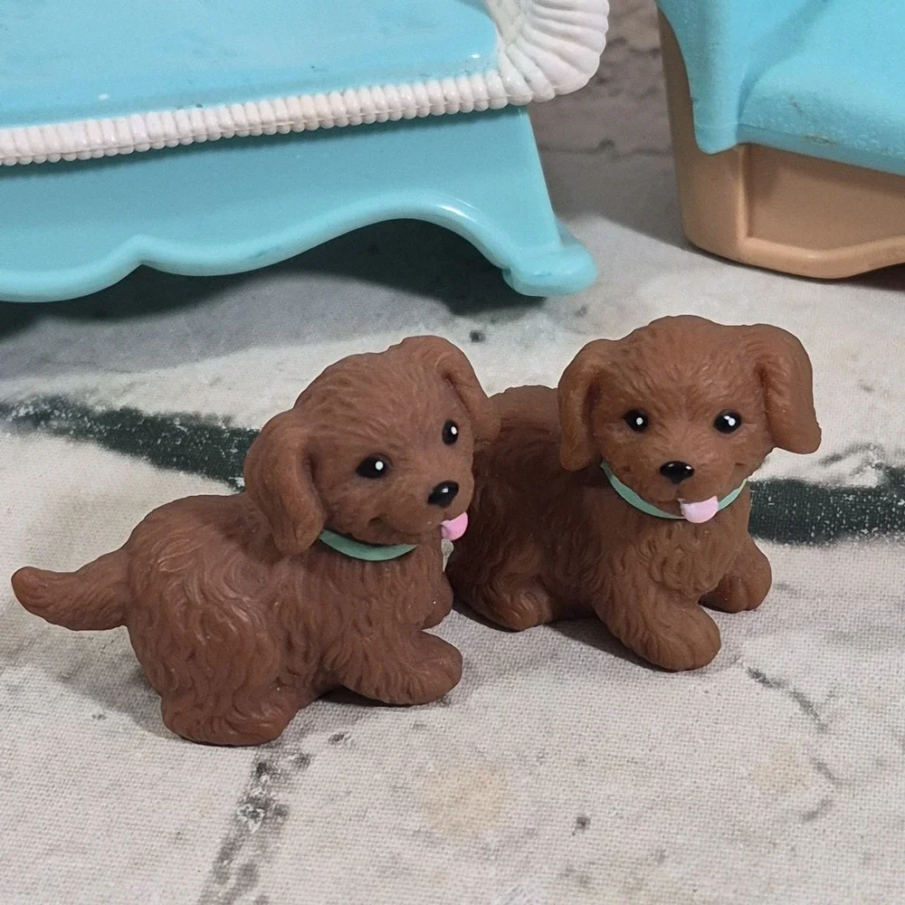 Fisher Price Loving Family Dream Dollhouse 1993 Wicker Rocking & Couch & 2 Dogs